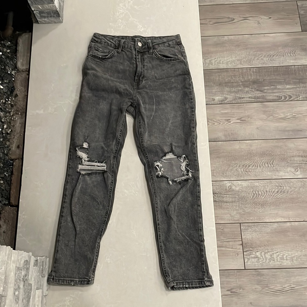 Wild fable (target brand) size 26 gray ripped jeans!